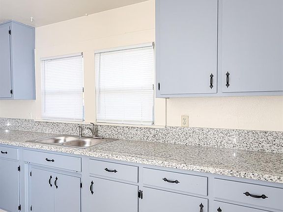 5th image of 301 W Olive Ave