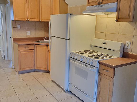 3rd image of 520 W Clapier St #1