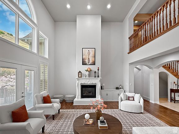 4th image of 3904 Summer Ridge Rd