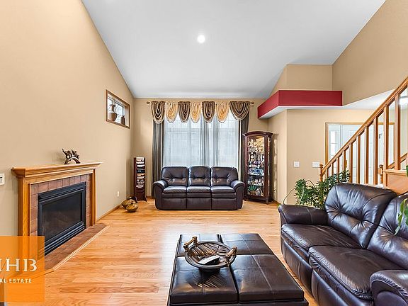 4th image of 1308 Dewberry Dr