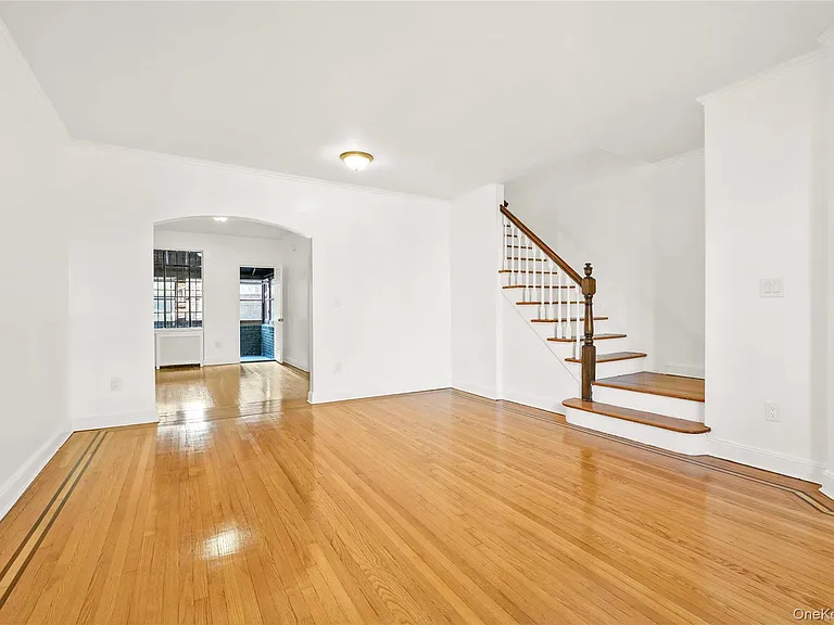 3319 143rd St — Photo 3
