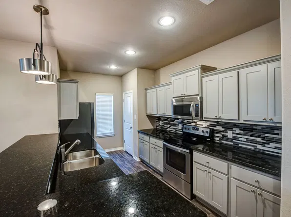 553 Hayes Ln, College Station, TX 77845