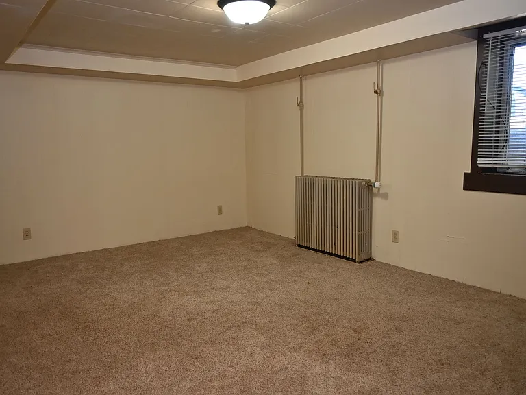 Park Apartments — Photo 10