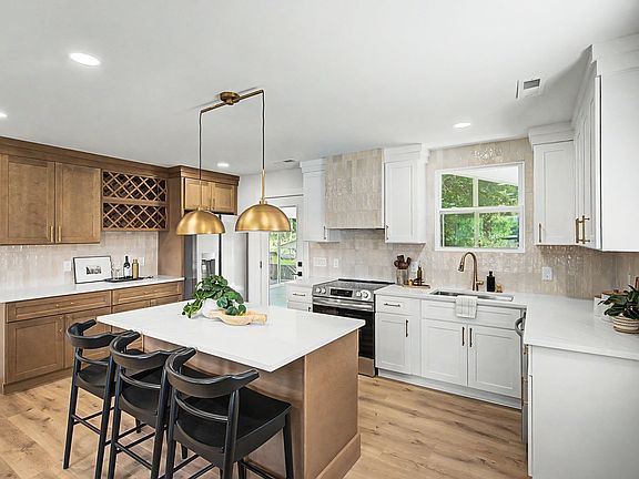 5th image of 308 Ash Dr