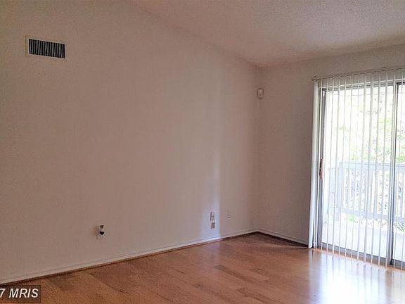 4th image of 1540 Lincoln Way APT 302B