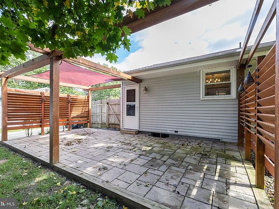 5th image of 207 W Elm Ave