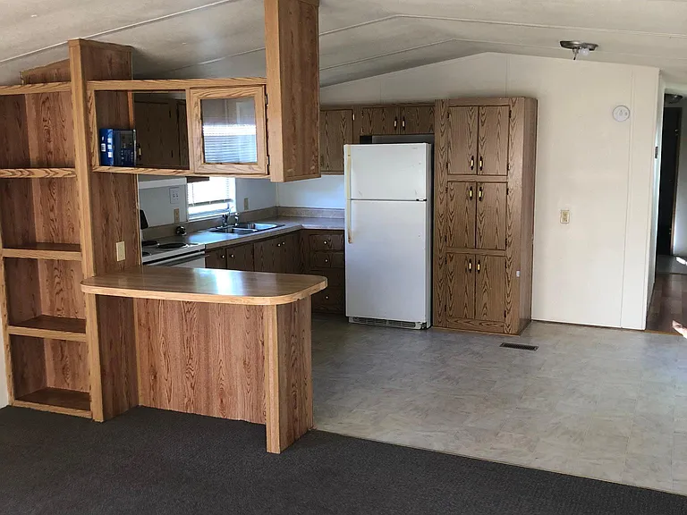 6185 Pine Tree Loop — Photo 3