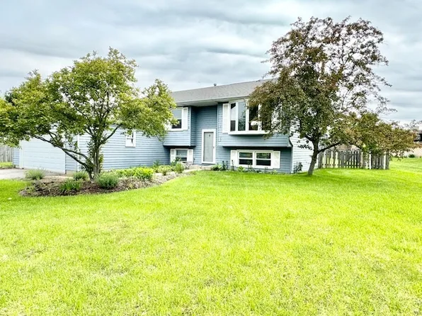 788 Colony Ave, Lindenhurst, IL 60046