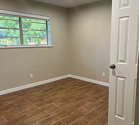 3rd image of 2828 Delta Dr