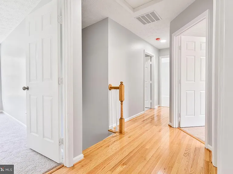 7802 Shallowbrook Ct — Photo 25