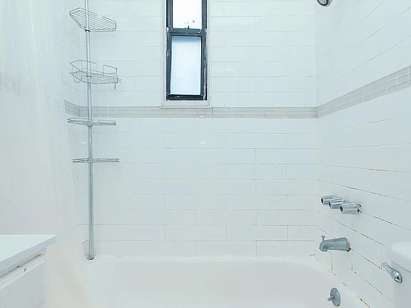 5th image of 1321 Putnam Ave #24