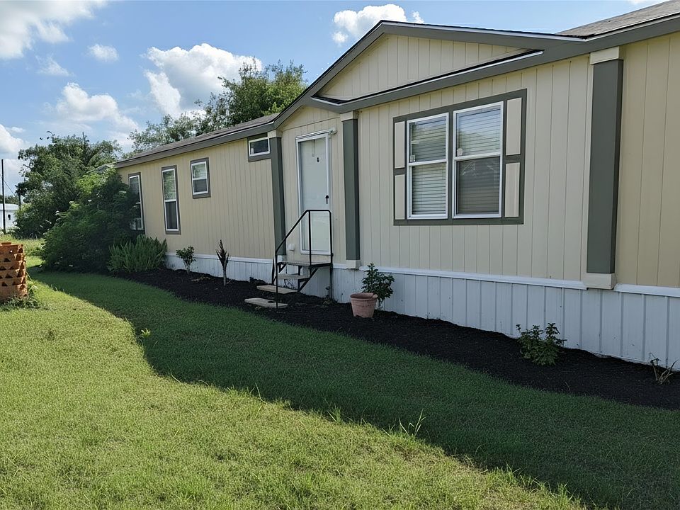 1st image of 237 High Bluff Dr