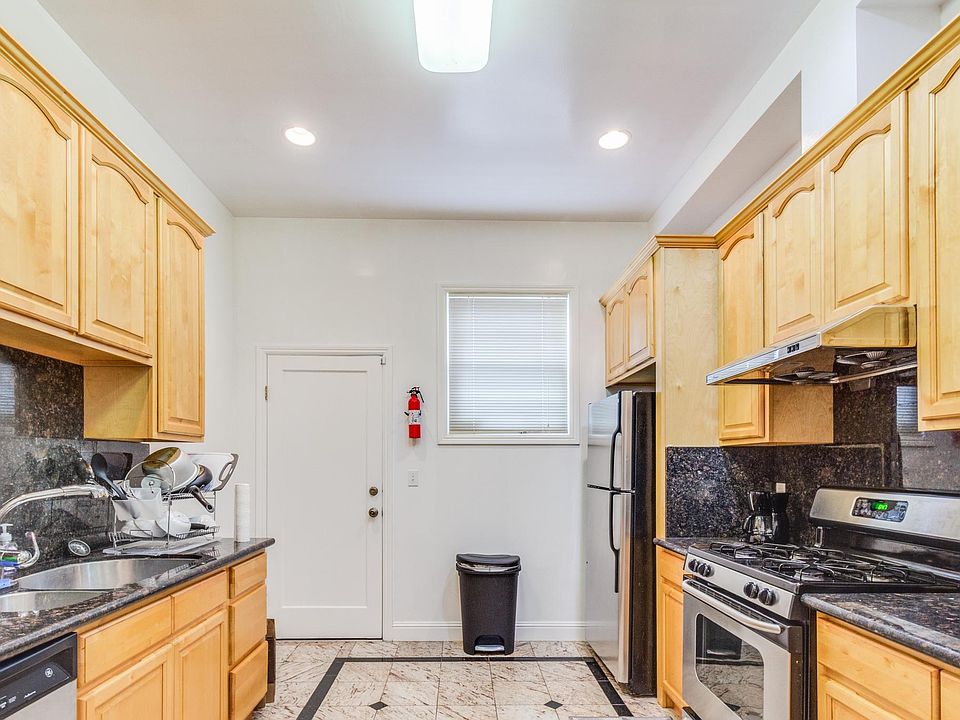 1st image of 265 Dolores St