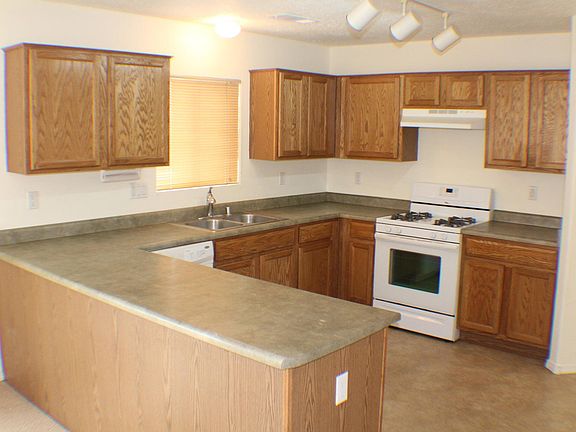 5th image of 7068 Husky Dr NE