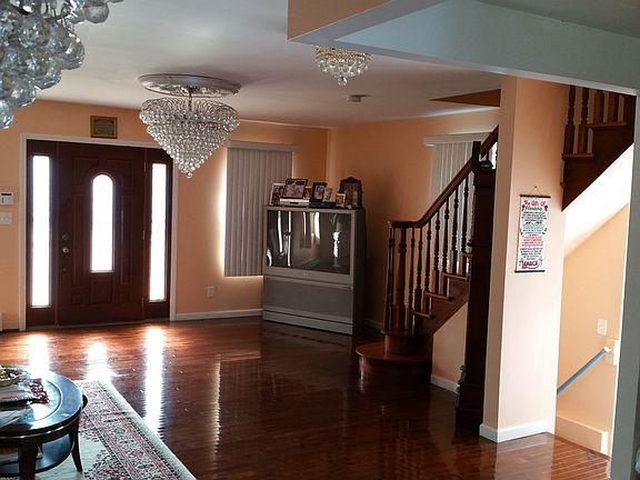 4th image of 9013 215th St
