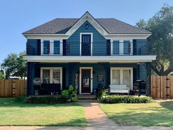 510 Avenue F SE, Childress, TX 79201