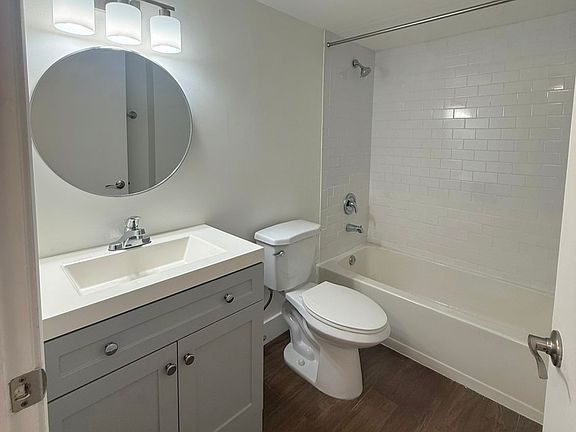 5th image of 8881B Fontainebleau Blvd