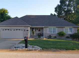 138 Bridgewater Chase Ln, Villa Ridge, MO 63089
