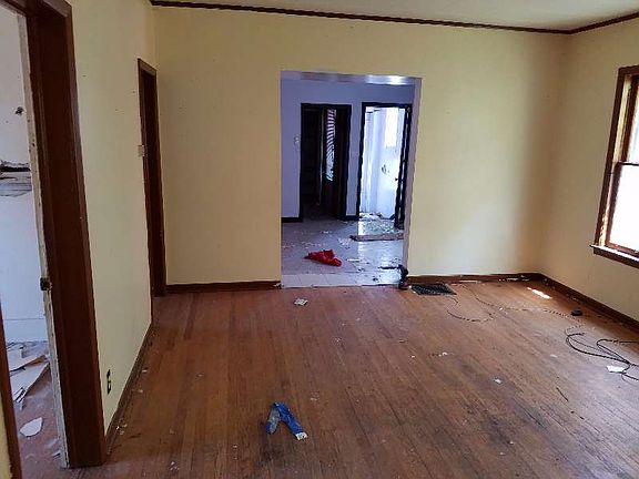 2nd image of 115 Hier Ave