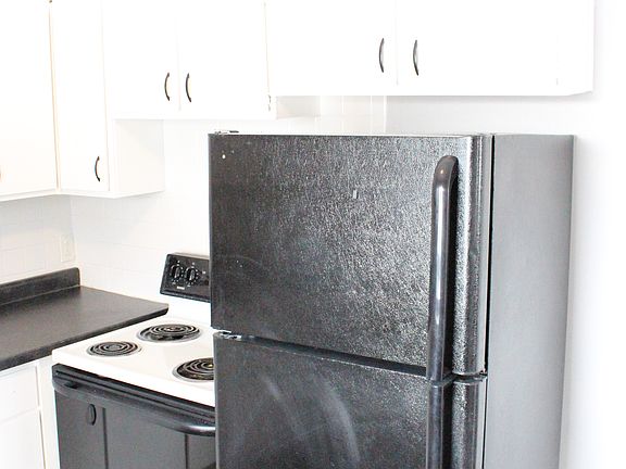 3rd image of 1247 W Waterloo Rd Unit 6