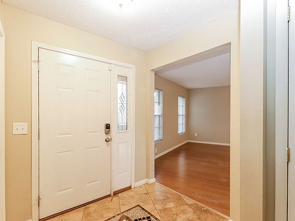 3rd image of 617 Rollingwood Ln