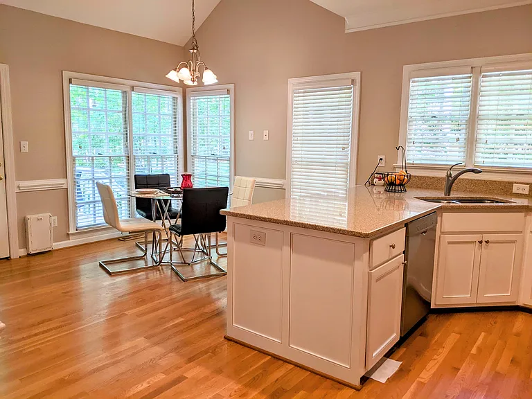 102 Blackford Ct — Photo 10