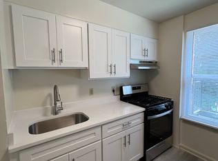 208 Chestnut St #1, Mount Holly, NJ 08060