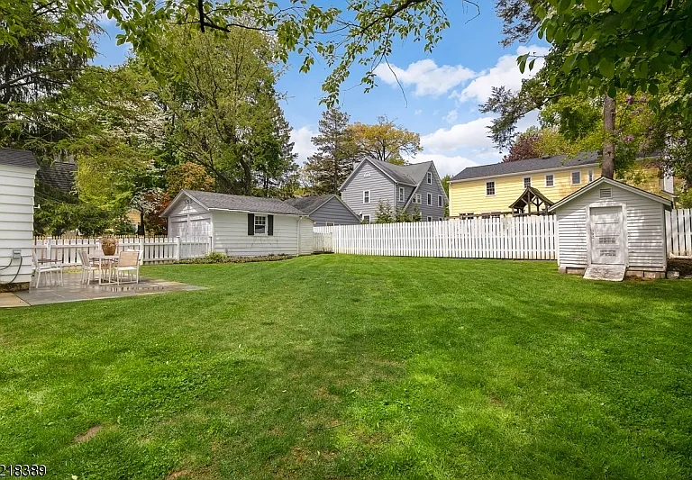11 Pine Ter — Photo 24