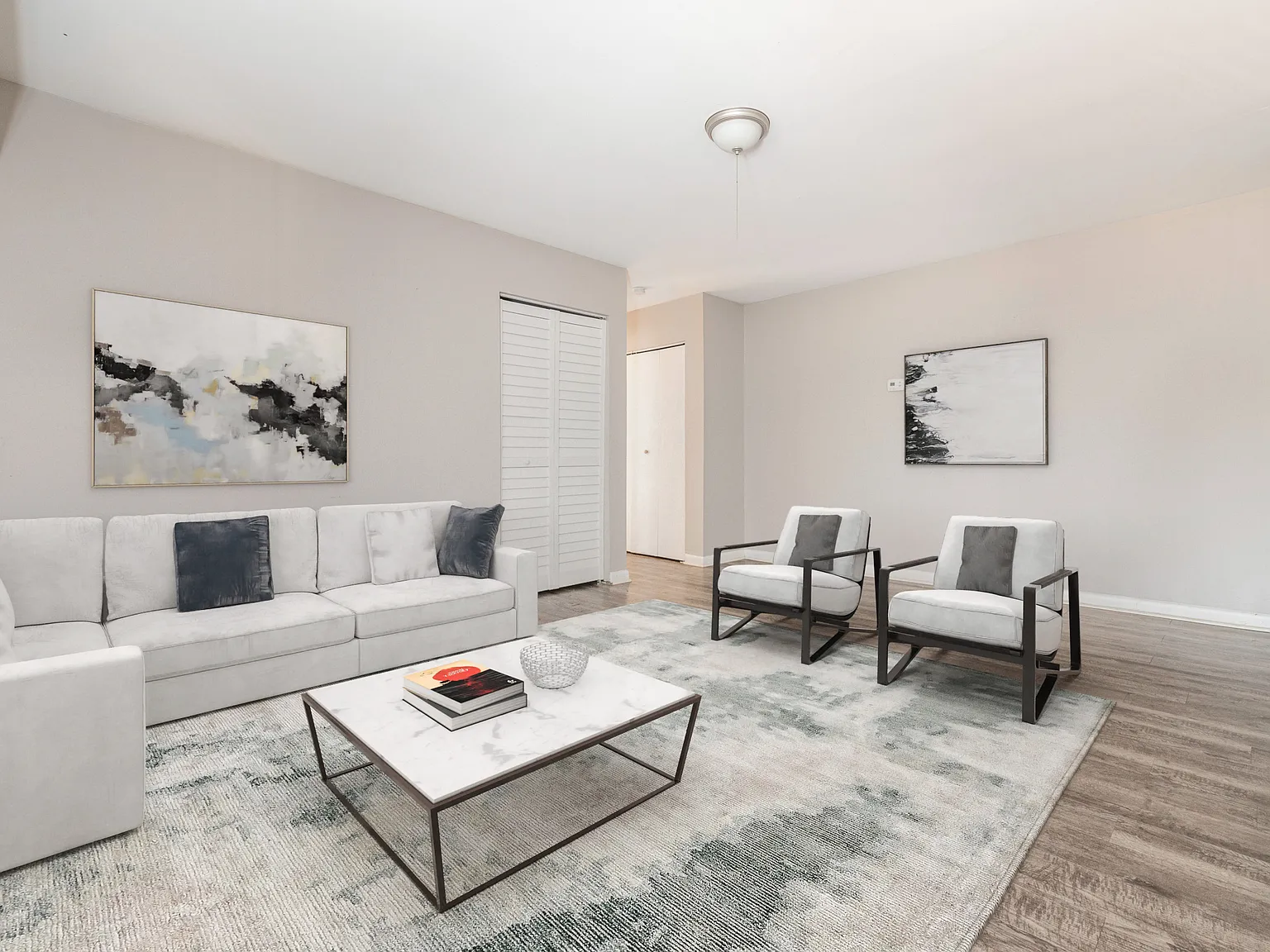Signal Hill Apartments and Towhomes — Photo 1
