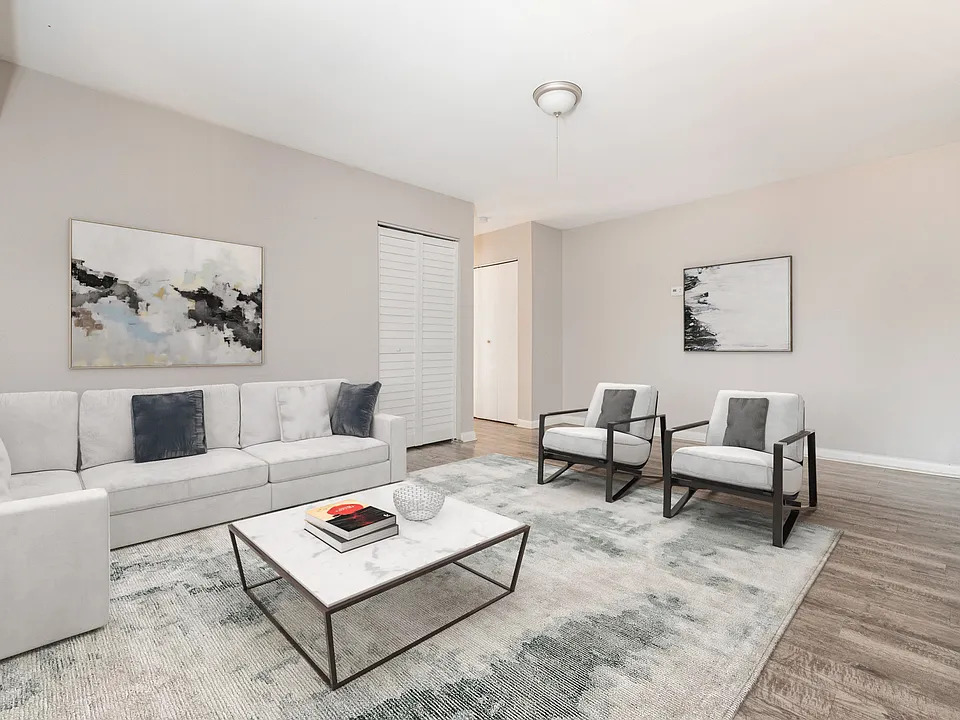 Signal Hill Apartments and Towhomes