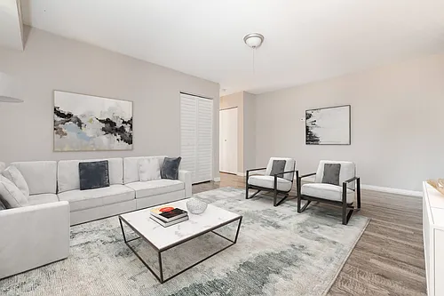 Signal Hill Apartments and Towhomes Photo 1