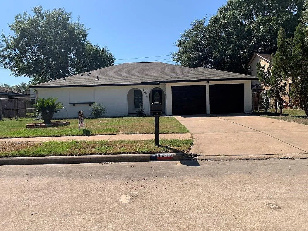 3 bed, 2.0 bath, 1908 sqft, $2,300 — Photo 2