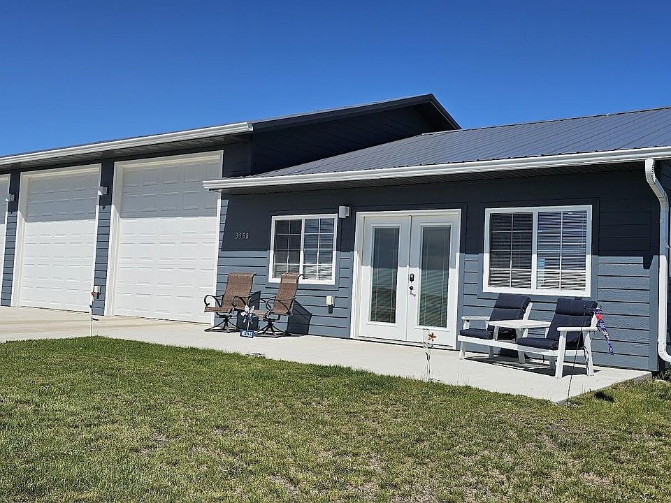 1st image of 3558 Lakeshore Rd