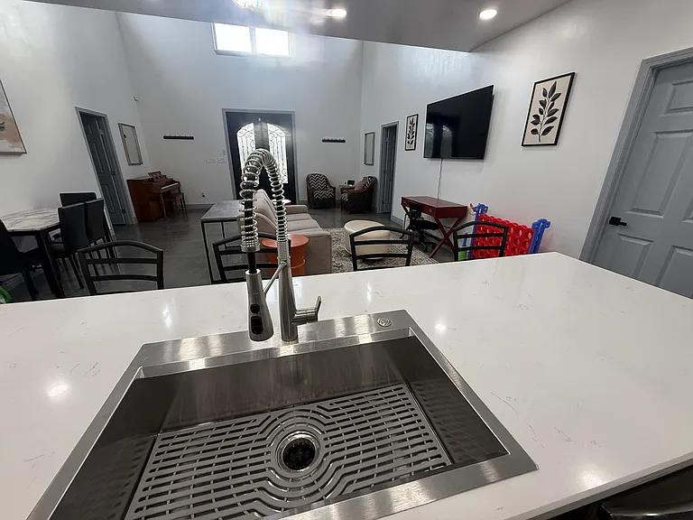 1593 Walter Stuart Loop — Photo 12