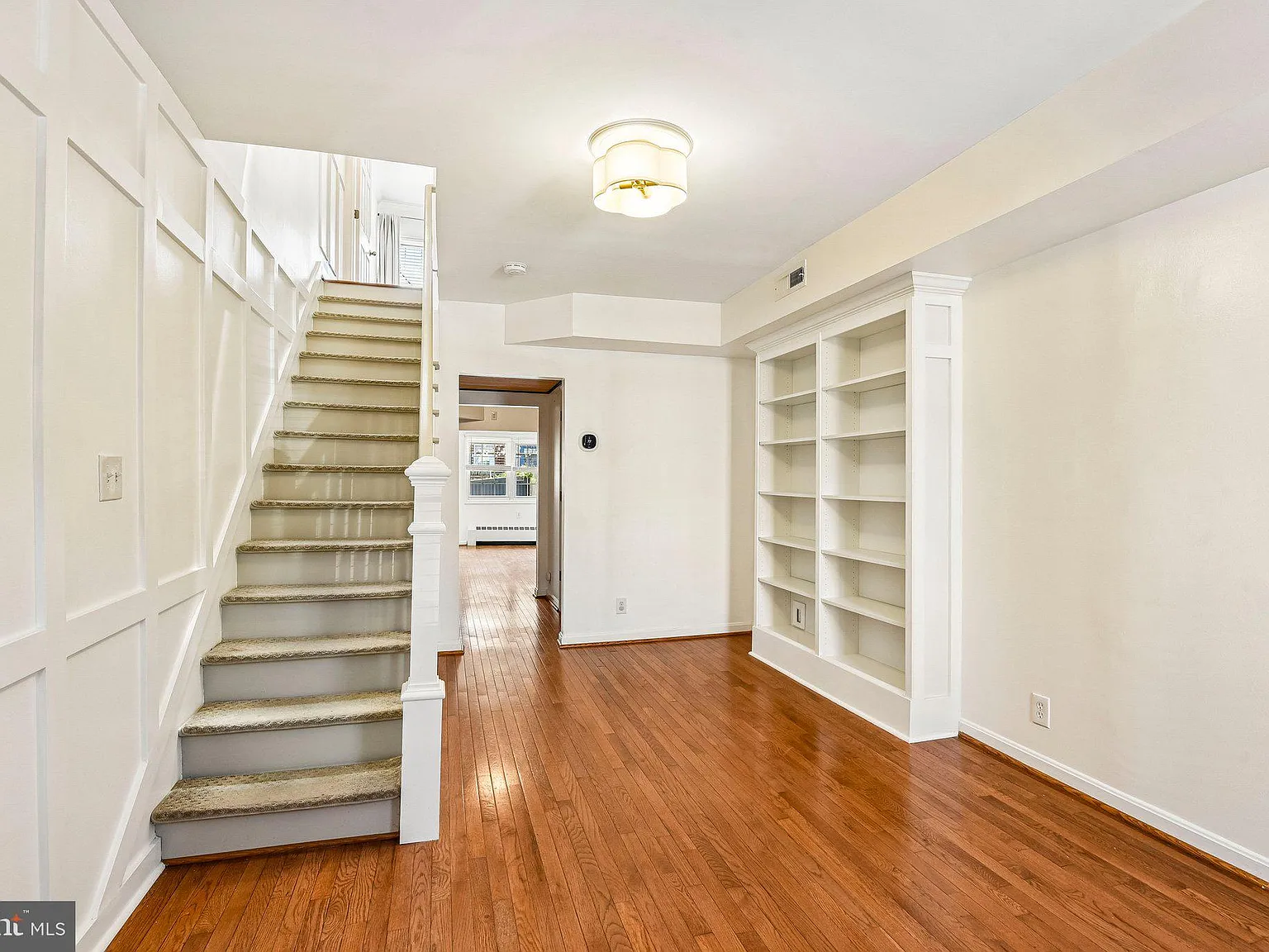 3 bed, 1.5 bath, 1316 sqft, $2,300 — Photo 4