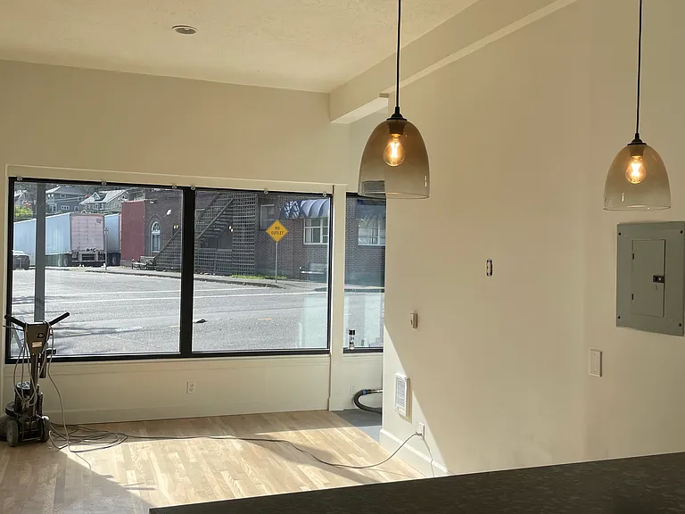 22840 Willamette Dr #7 — Photo 7