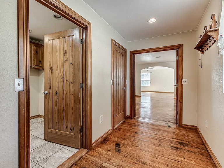 20961 Holden St — Photo 8
