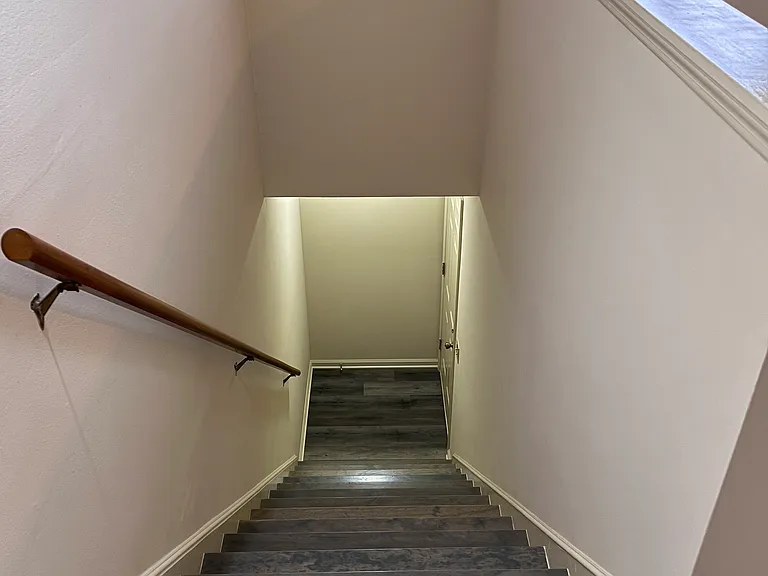 2-bed front door/entrance