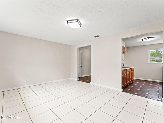 5th image of 6781 TINKERBELL Lane