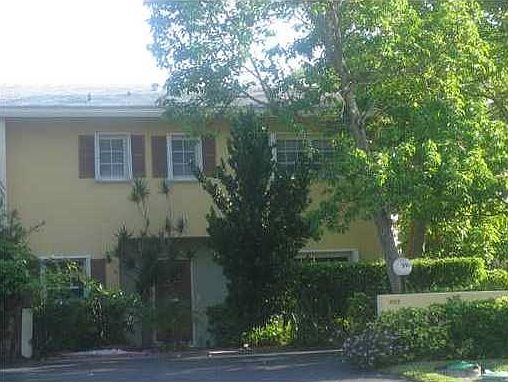 1st image of 3105 N Palm Aire Dr #3105