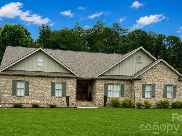 2474 Gateway Ln, Lincolnton, NC 28092