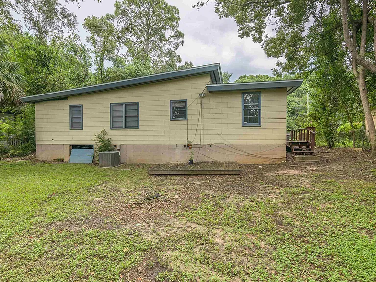 1637 Atkamire Dr — Photo 23