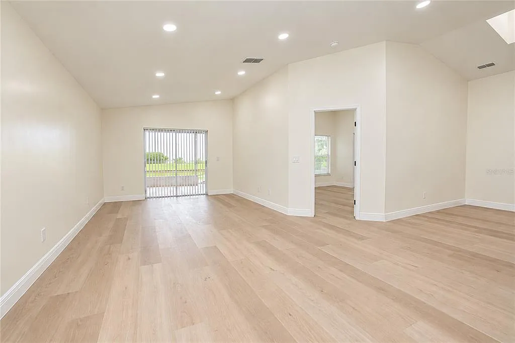 3 bed, 2.0 bath, 1567 sqft, $2,500 — Photo 3