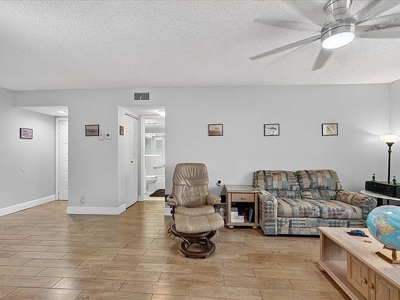 5th image of 7633 Tahiti Lane #101