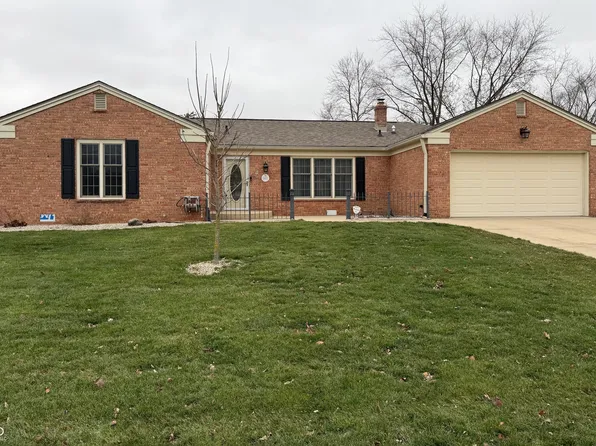 609 Waterview Blvd, Greenfield, IN 46140