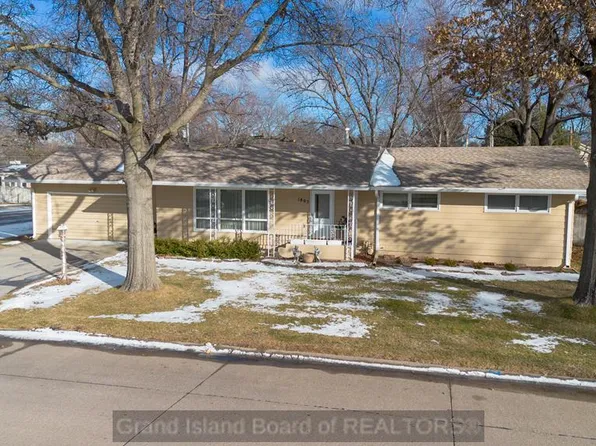 1803 S Arthur St, Grand Island, NE 68803