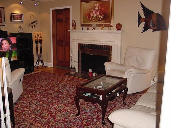 Living Room/Fireplace