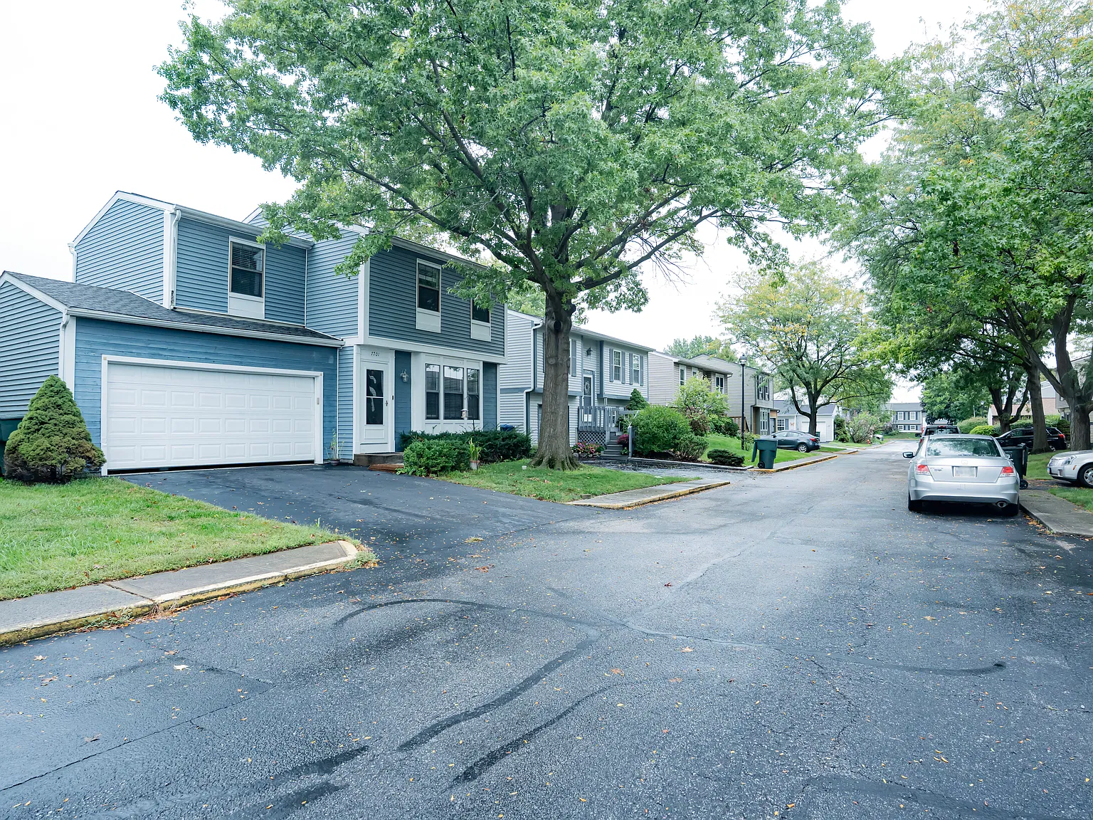 3 bed, 1.5 bath, 1220 sqft, $2,499 — Photo 2