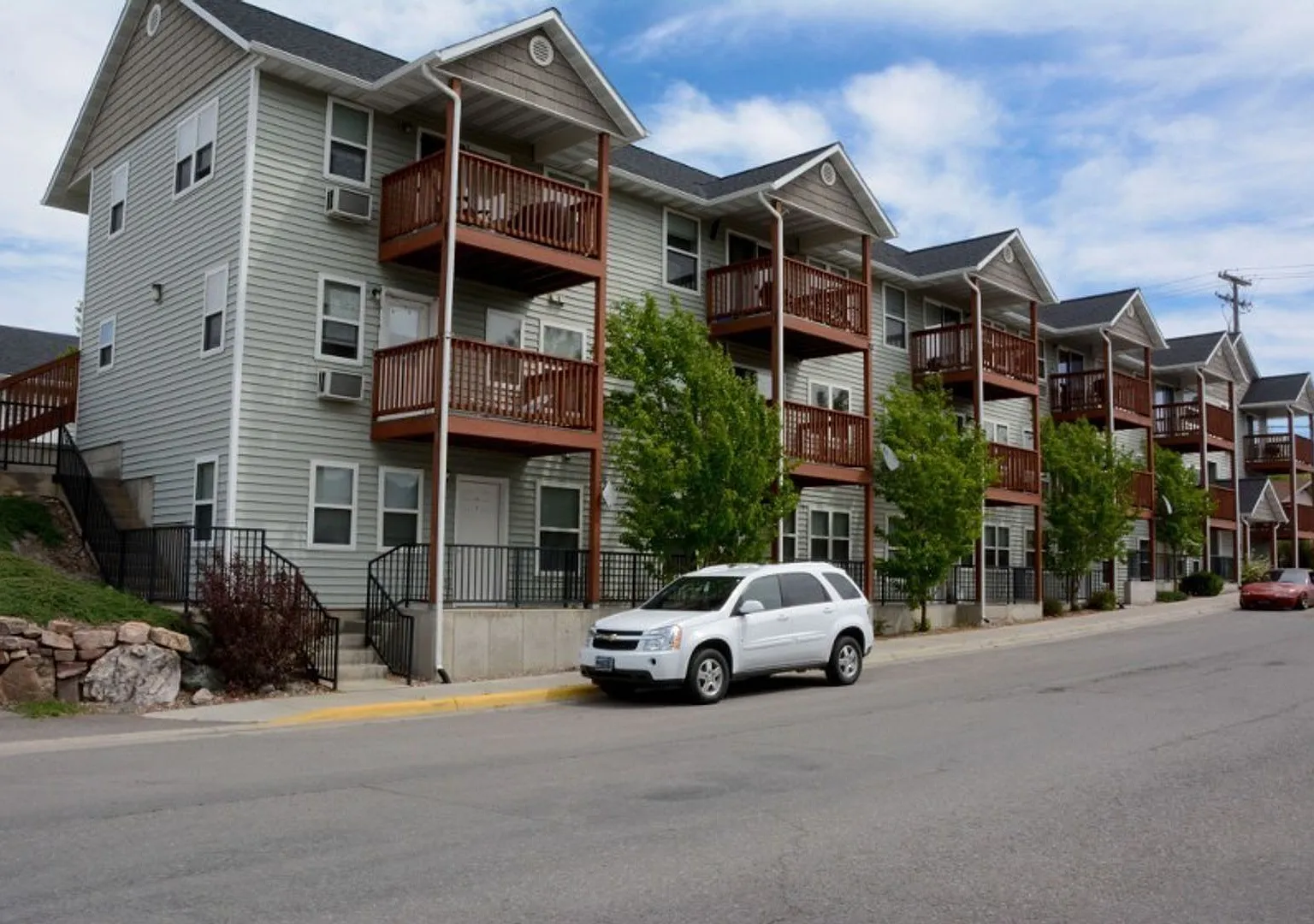 Studio Apartment / Junior 1 Bedroom - Heat included in Utility Fee — Photo 2