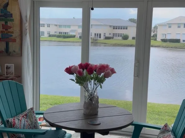 625 W Lake Jasmine Circle #108, Vero Beach, FL 32962